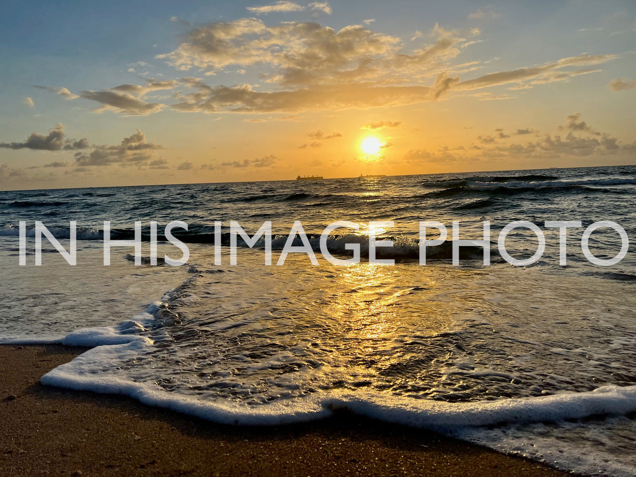 C2 PRINTS & CANVAS